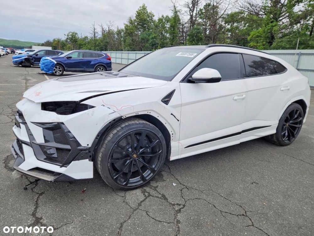 Lamborghini Urus - 10