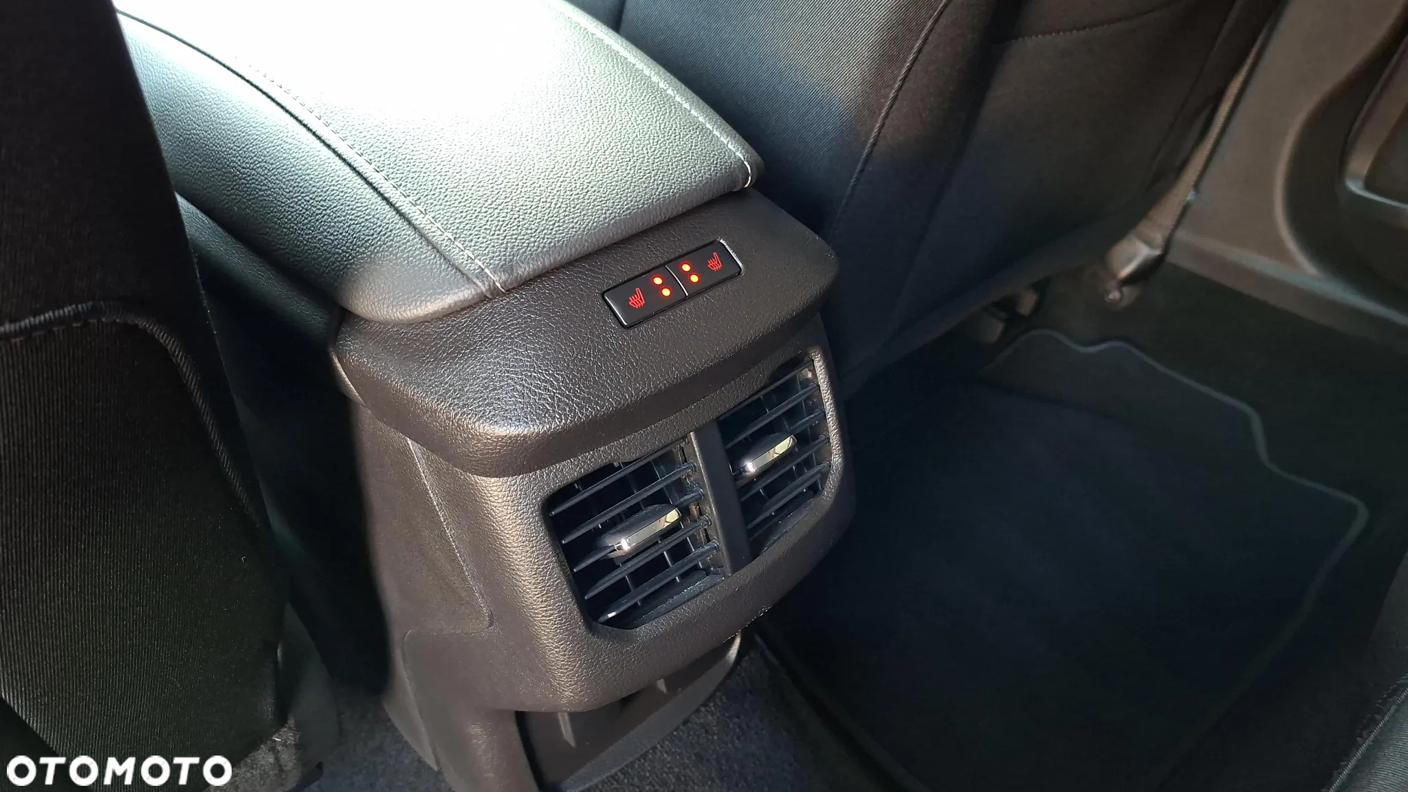 Ford Mondeo 2.0 EcoBlue Titanium - 33