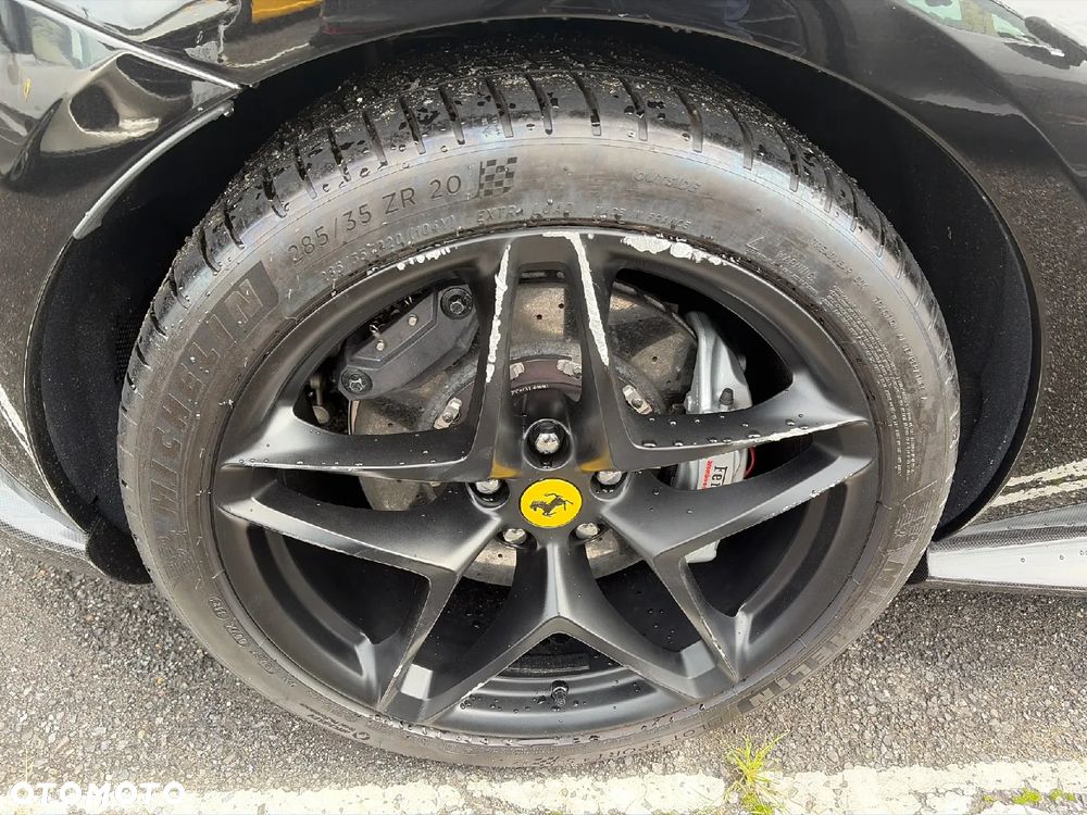 Ferrari Roma - 10