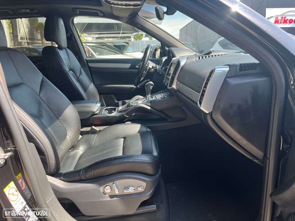 Porsche Cayenne Standard - 57