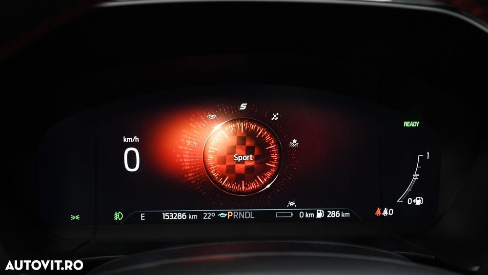 Ford Kuga 2.5 Duratec PHEV ST-LINE X - 28