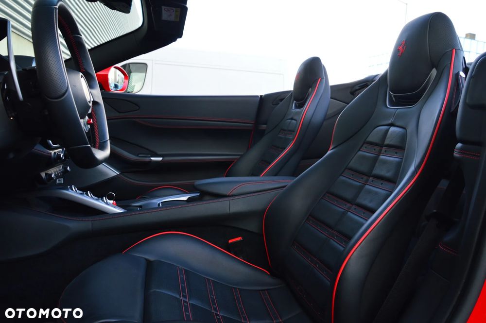 Ferrari Portofino M - 19