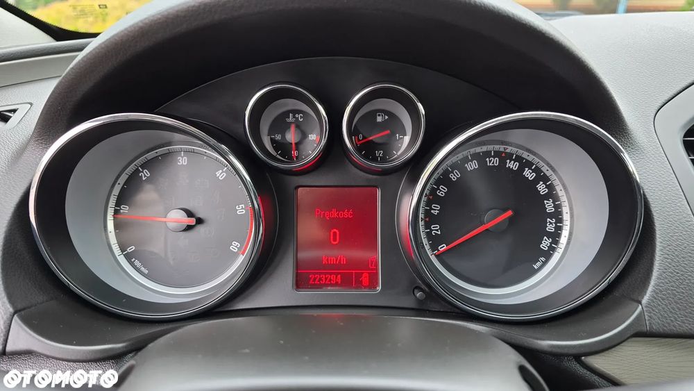 Opel Insignia - 22