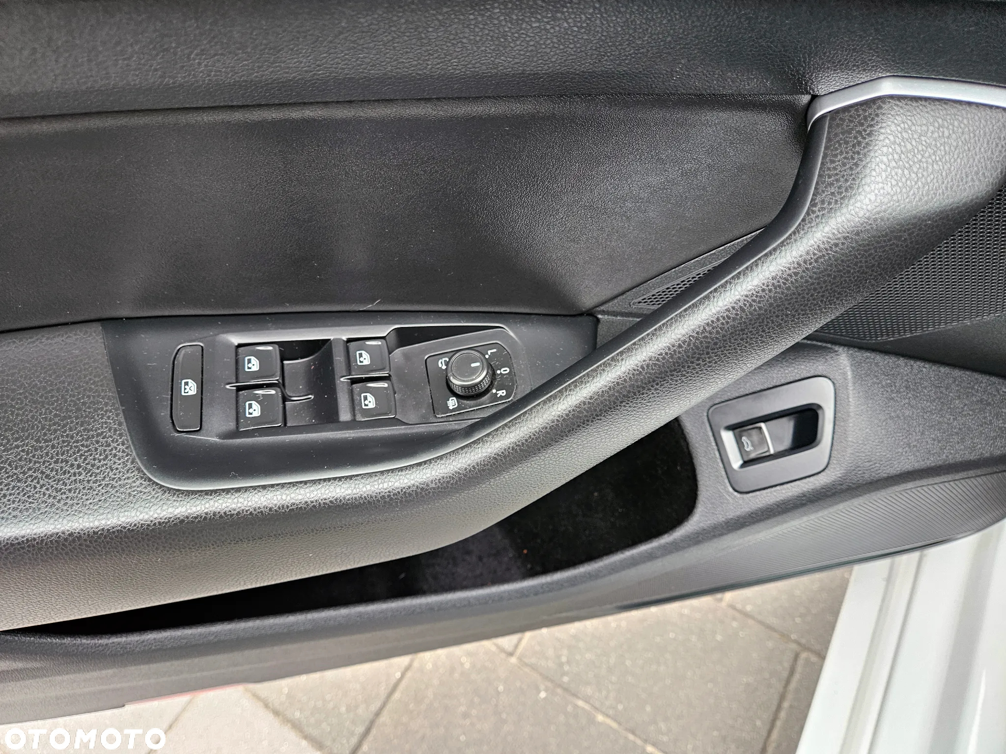 Volkswagen Arteon 2.0 TDI Bi-Turbo SCR 4Mot Elegance DSG - 19