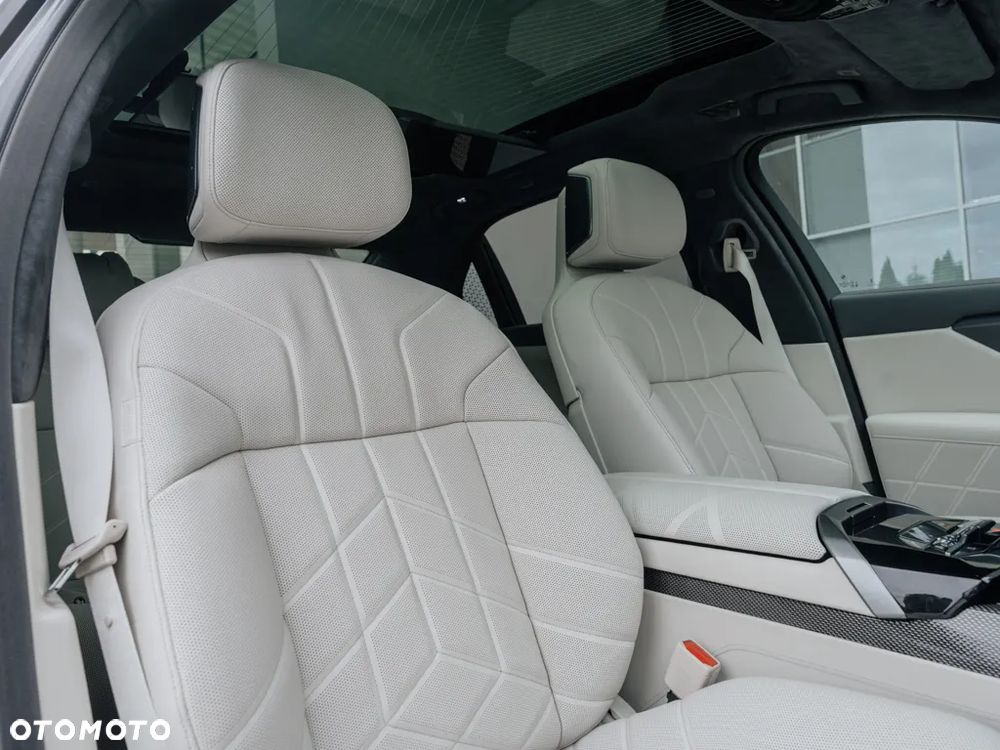 BMW Seria 7 740 xDrive - 12