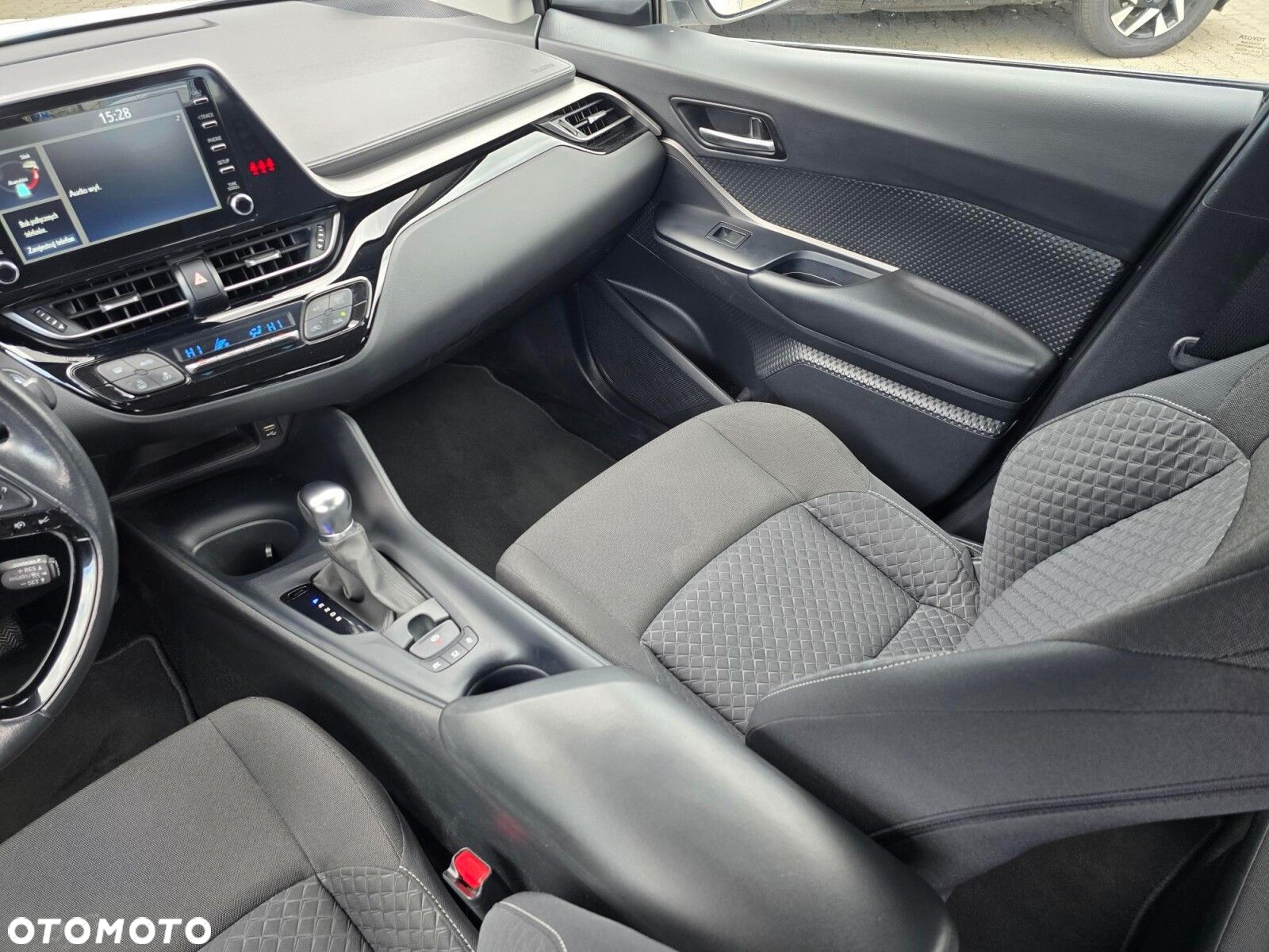 Toyota C-HR - 14