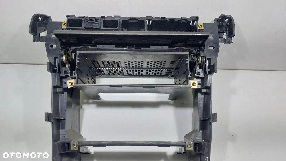 RAMKA RADIA KONSOLA AUDI A6 C5 SLASK WYSYLKA - 1