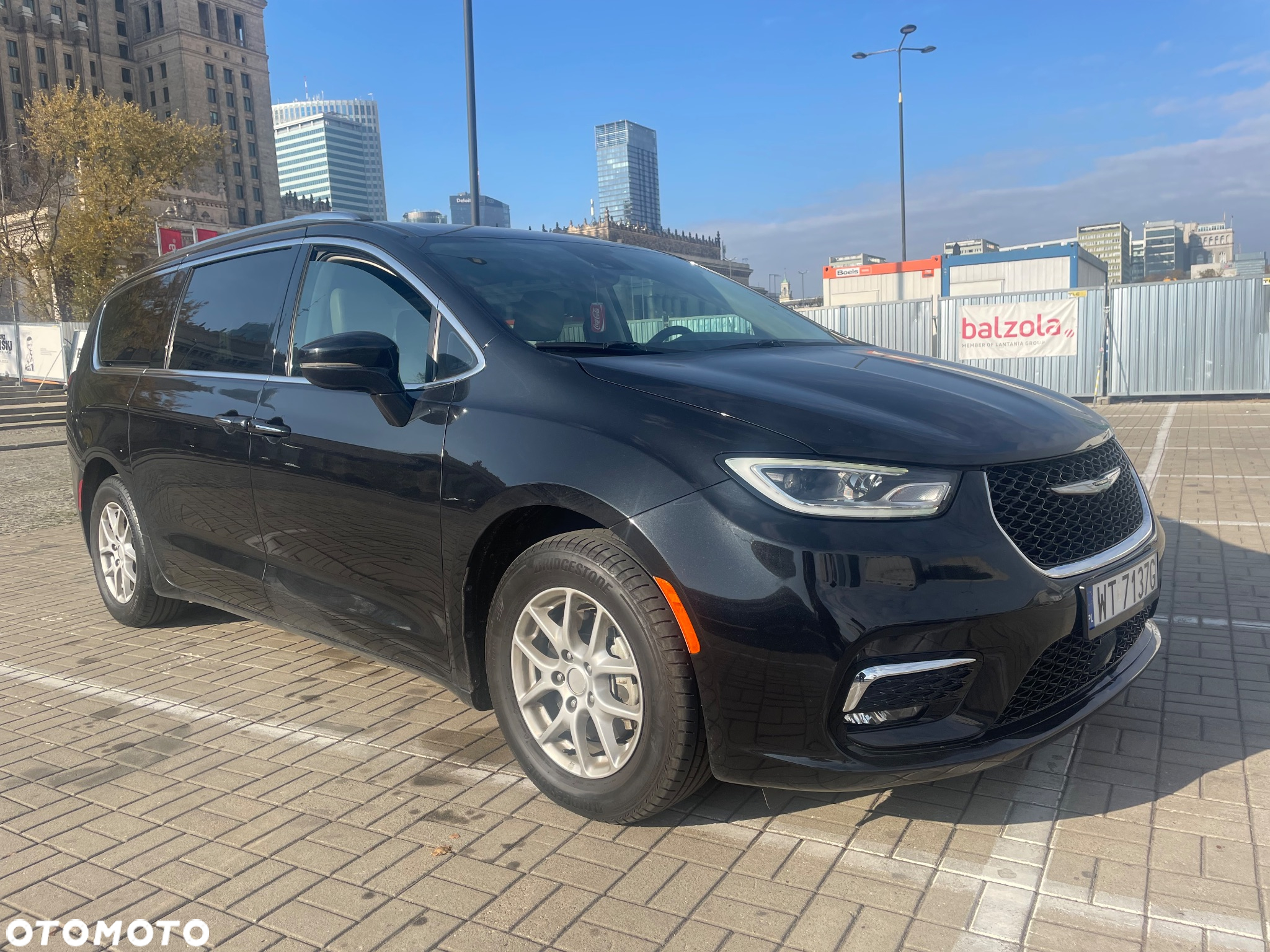 Chrysler Pacifica - 16