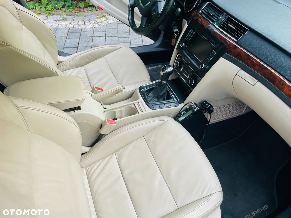 Skoda Superb 2.0 TDI Ambition - 9