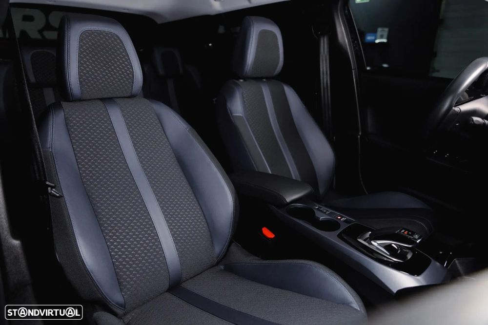 Peugeot e-2008 Allure - 10