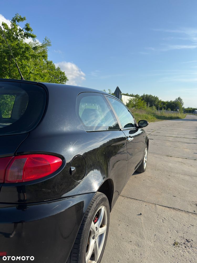 Alfa Romeo 147 1.9 JTD 16V Distinctive - 3
