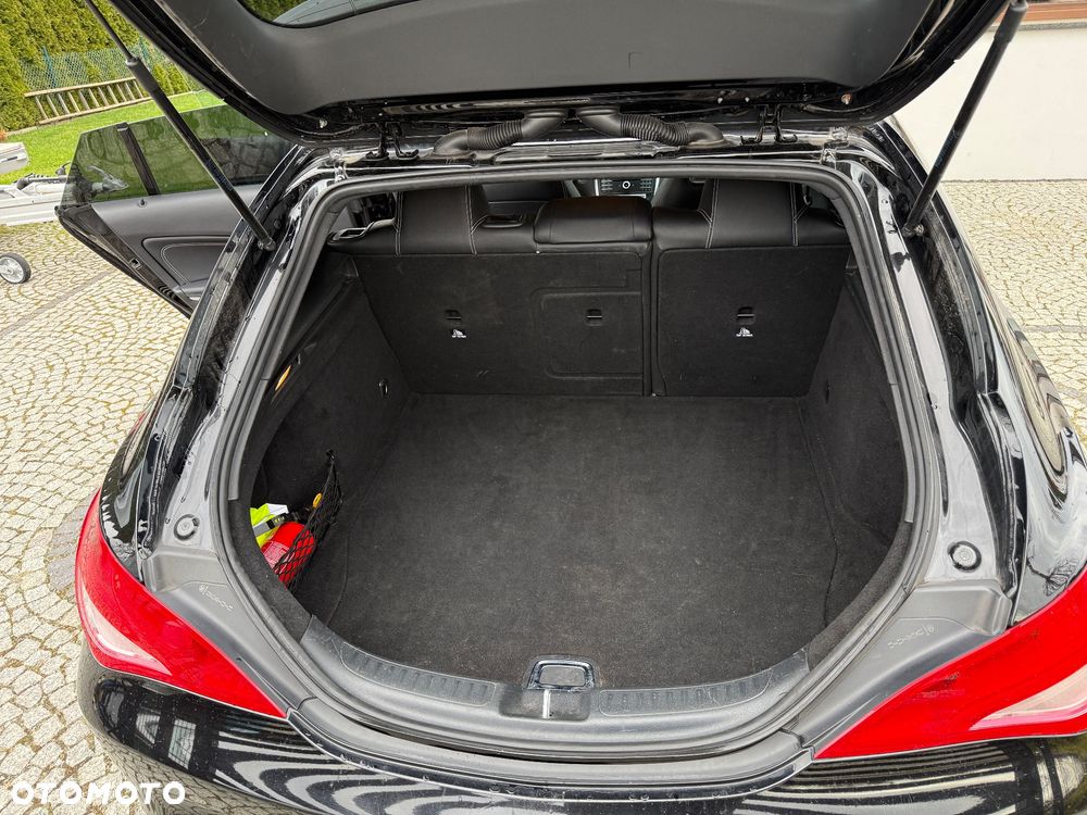 Mercedes-Benz CLA - 26