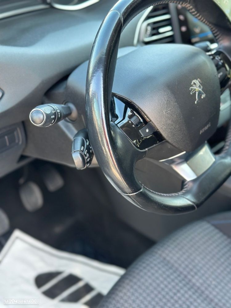 Peugeot 308 - 13