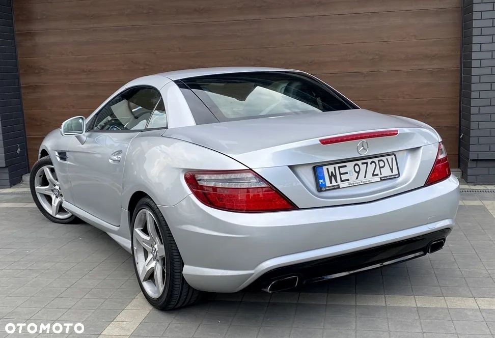 Mercedes-Benz SLK 200 (BlueEFFICIENCY) 7G-TRONIC - 8