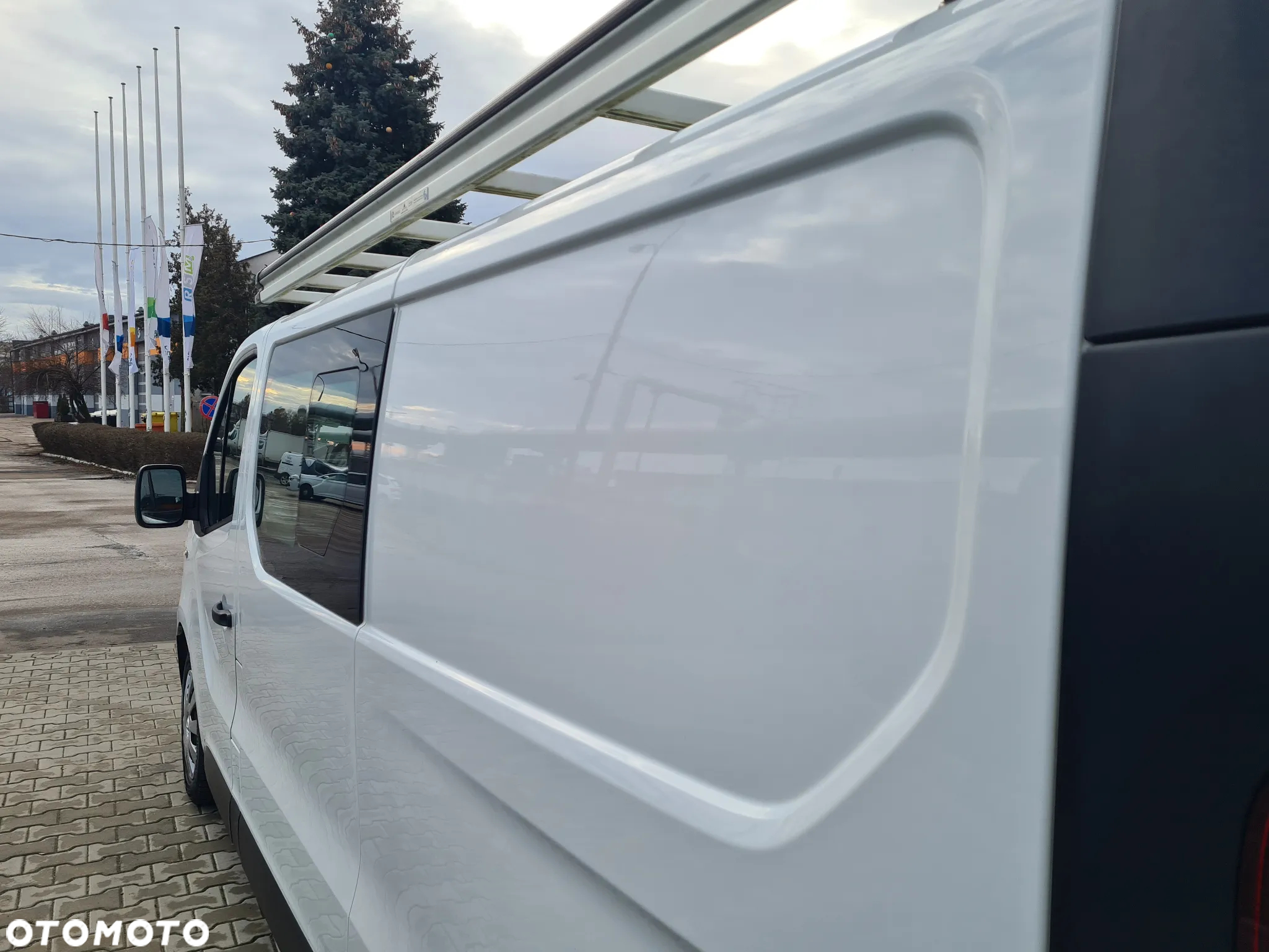 Renault TRAFFIC 6-OSÓB L2 DŁUGI SUPER STAN - 21