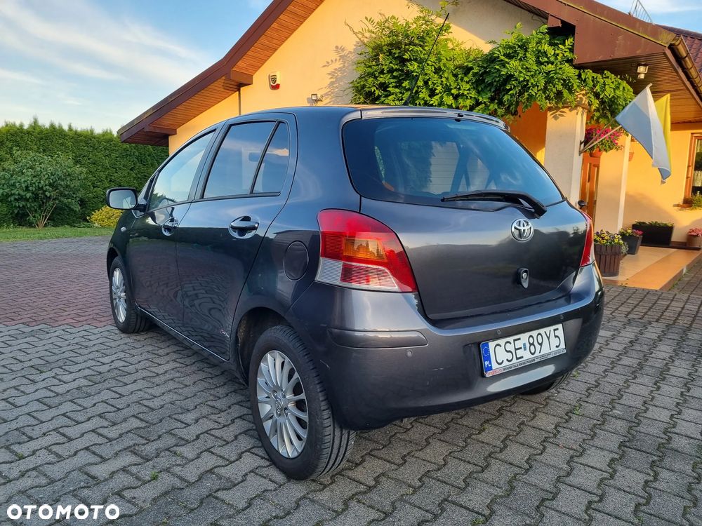 Toyota Yaris - 8