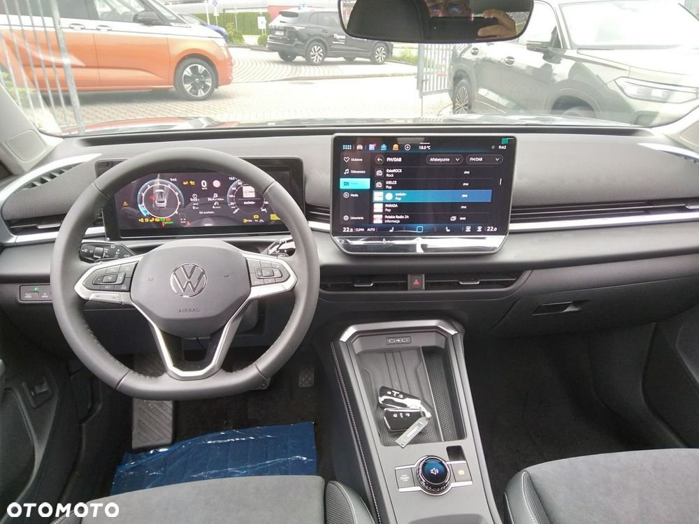 Volkswagen T-Roc - 11