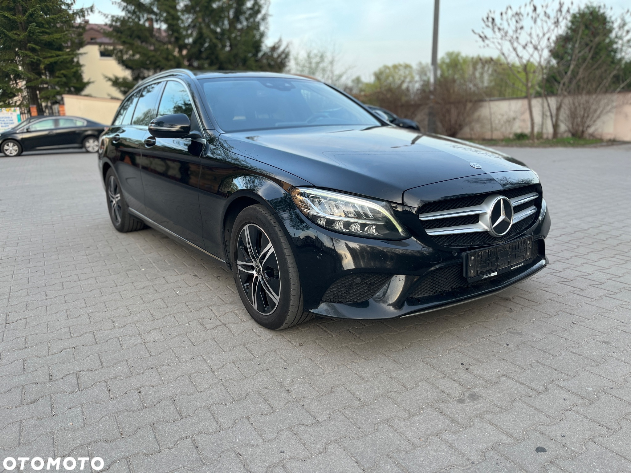 Mercedes-Benz Klasa C 220 d 4Matic T 9G-TRONIC Avantgarde - 3