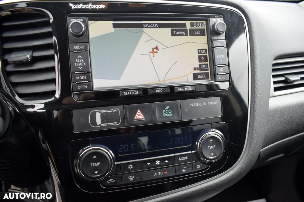 Mitsubishi Outlander 2.0 4WD Plug-In Hybrid Top - 16