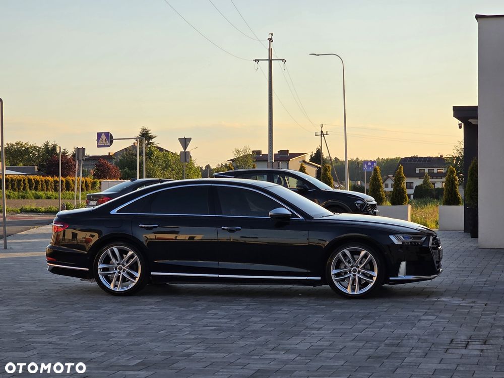 Audi A8 - 8