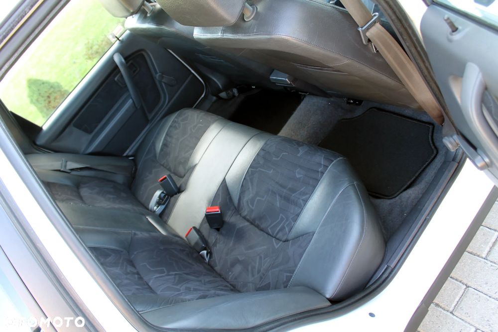 Volvo Seria 400 - 14
