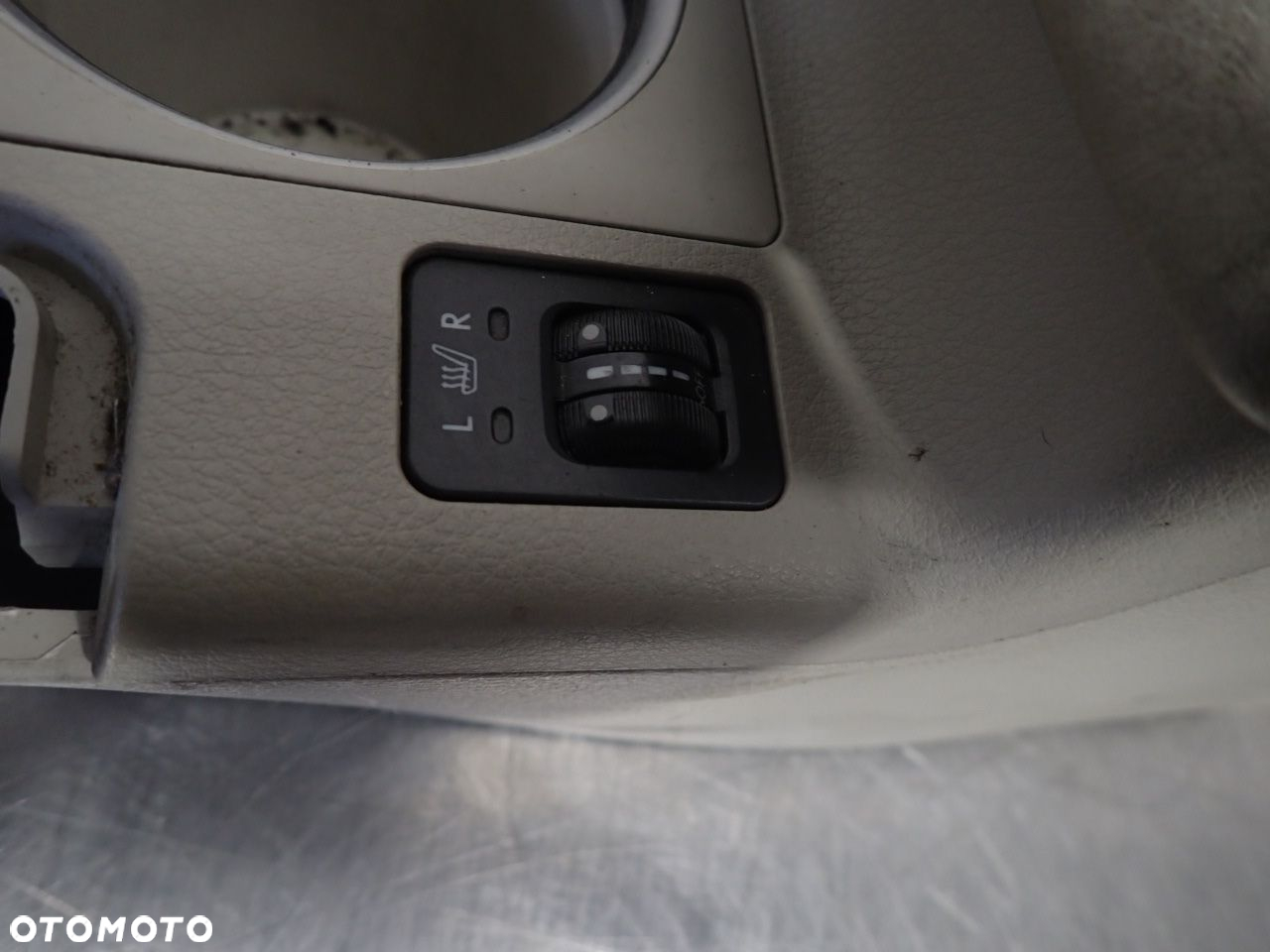 PODŁOKIETNIK SUBARU LEGACY IV 2.0D 92174AG050 - 5