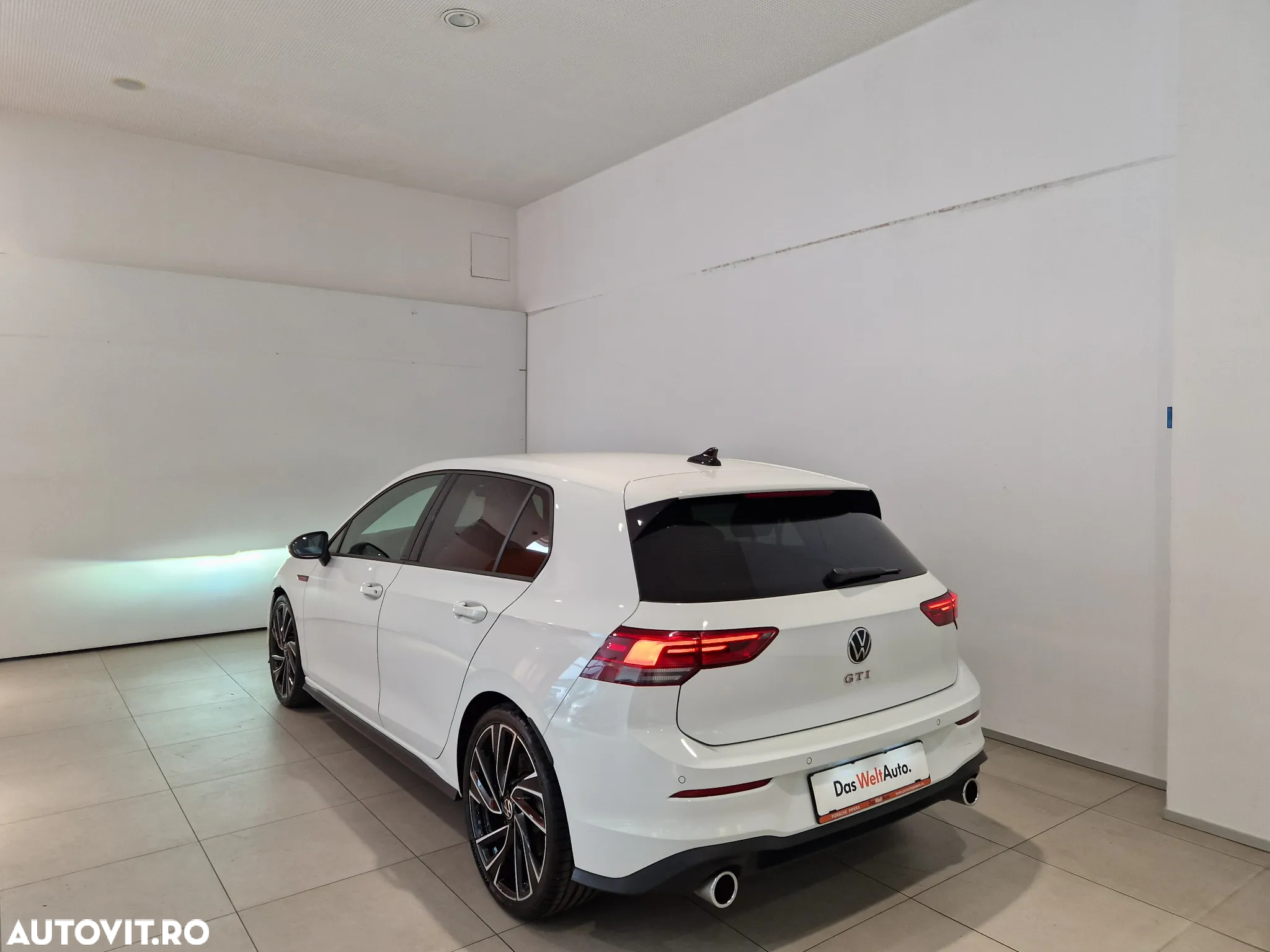 Volkswagen Golf 2.0 TSI DSG GTI - 3