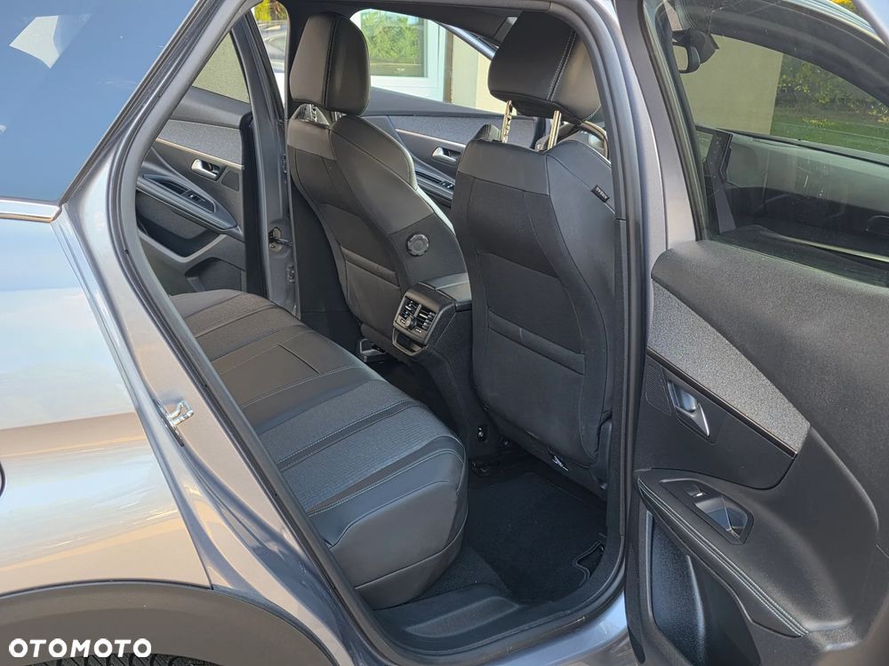 Peugeot 3008 1.6 PureTech Hybrid4 PHEV Allure S&S EAT8 - 33