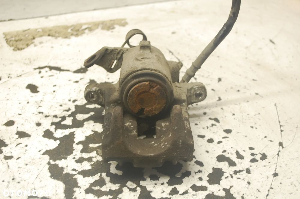 ZACISK HAMULCOWY LEWY PRAWY TYŁ TYLNY LUCAS 38MM SEAT TOLEDO II LEON I VW PASSAT B5GOLF IV BORA AUDI A3 8L SEAT LEON I - 2