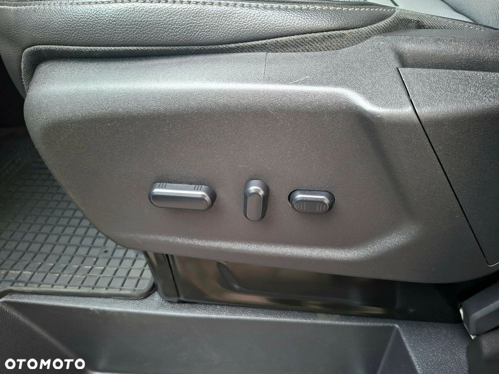 Ford TRANSIT CUSTOM SPORT - 25
