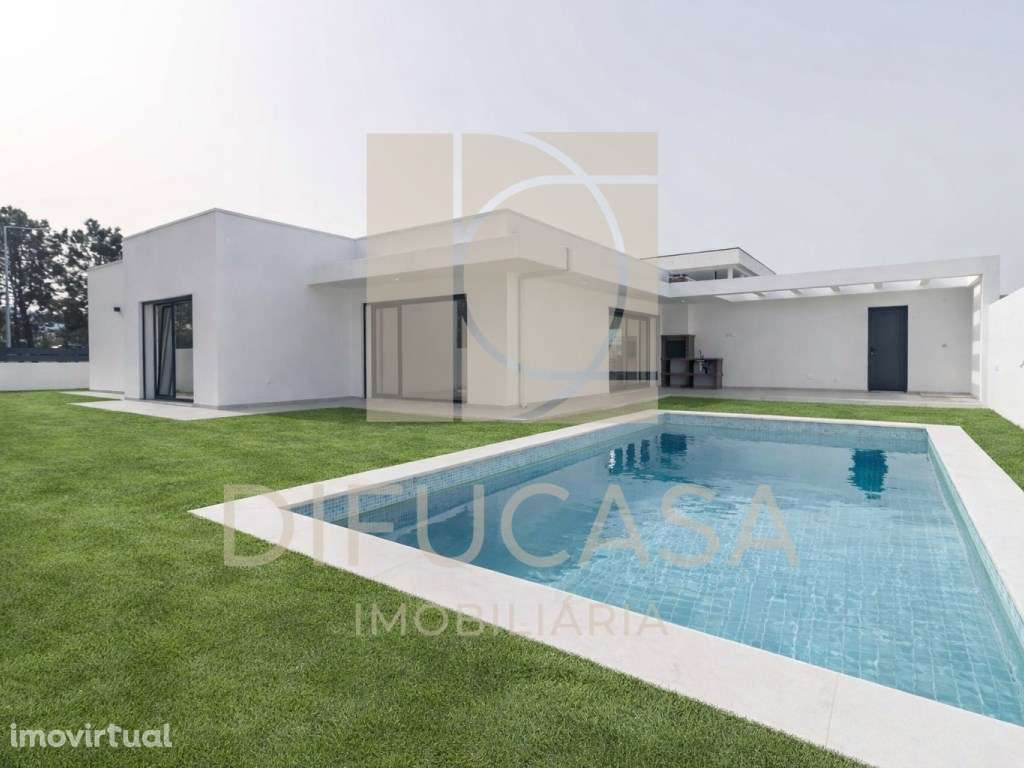 Moradia Isolada Térrea T4 finalizada - Grande imagem: 3/60