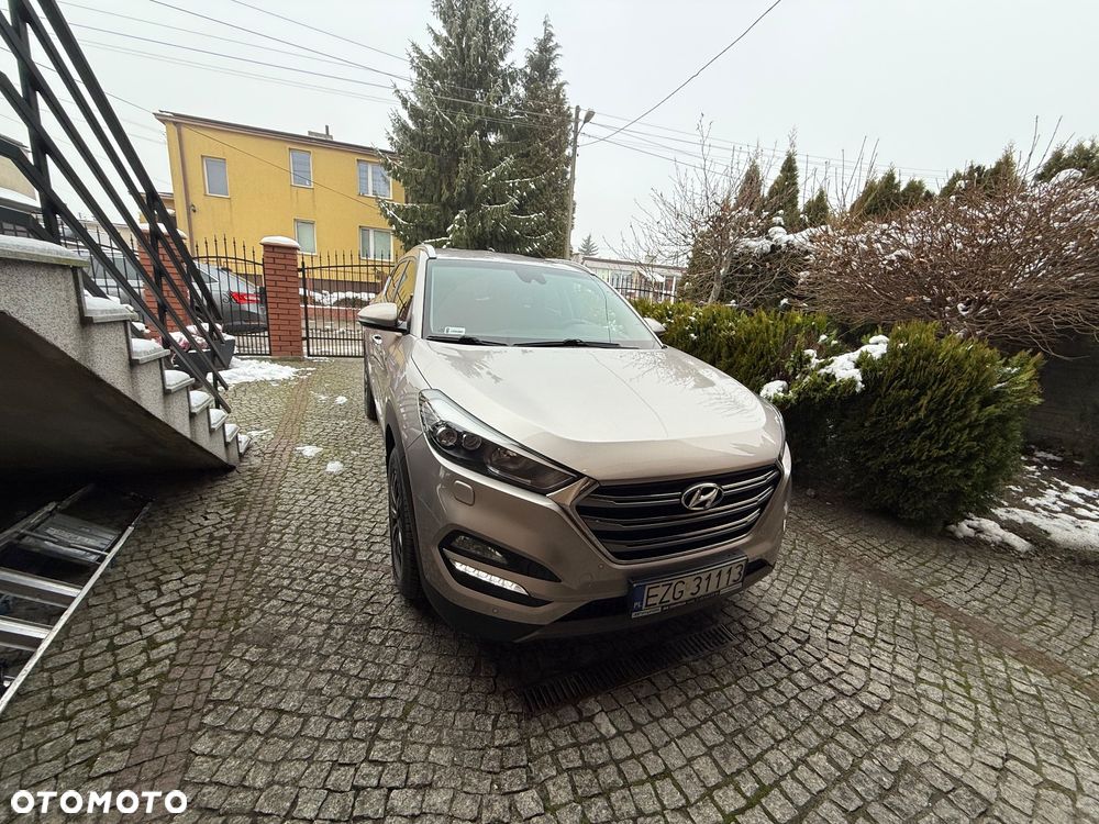 Hyundai Tucson 1.7 CRDI BlueDrive Style 2WD - 2