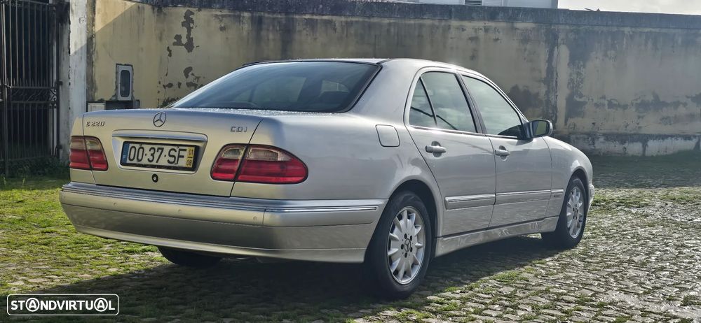 Mercedes-Benz E 220 - 3