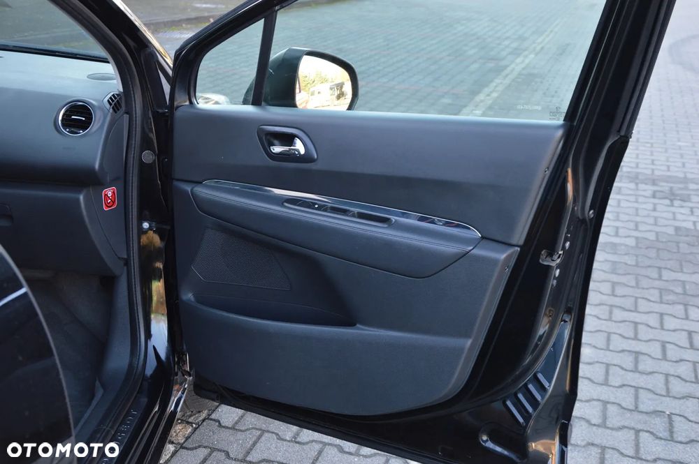 Peugeot 5008 HDI FAP 165 Automatik Premium - 31