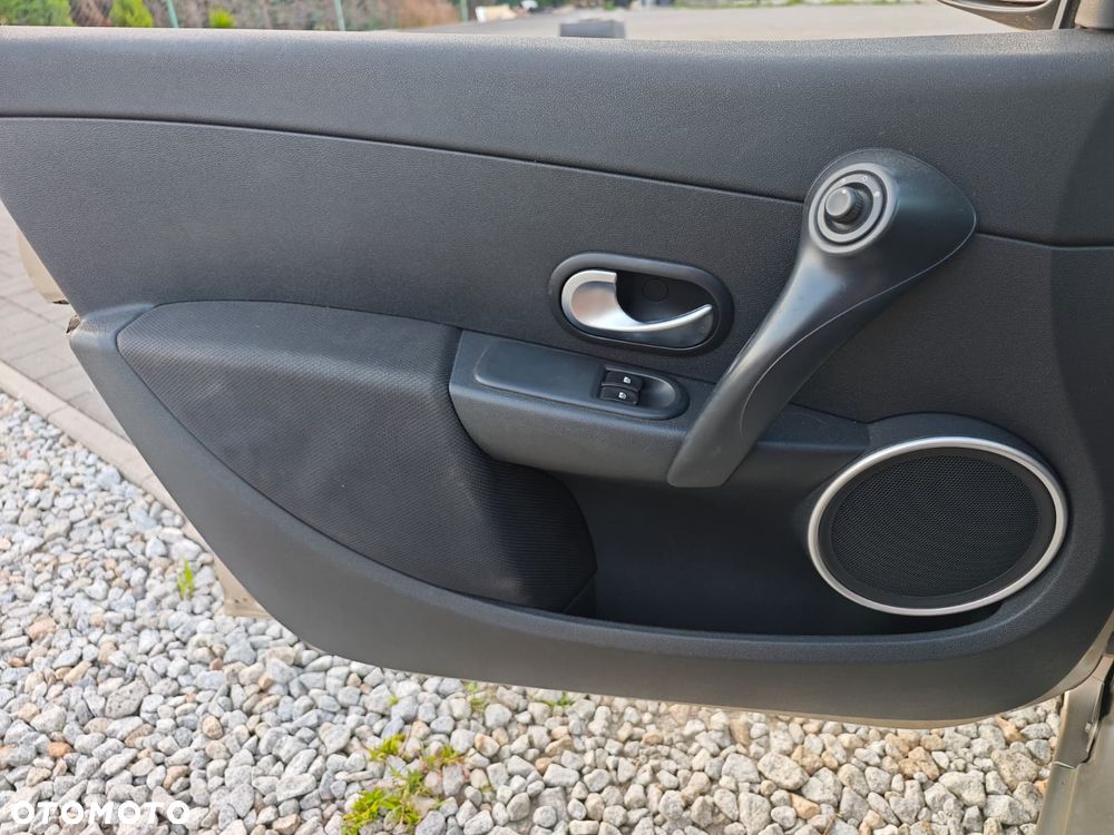 Renault Clio 1.6 16V Expression - 10