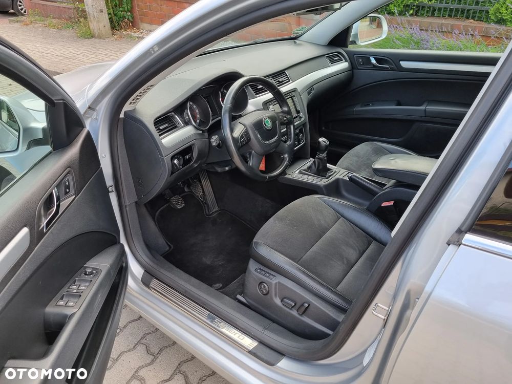 Skoda Superb 2.0 TDI Elegance - 11