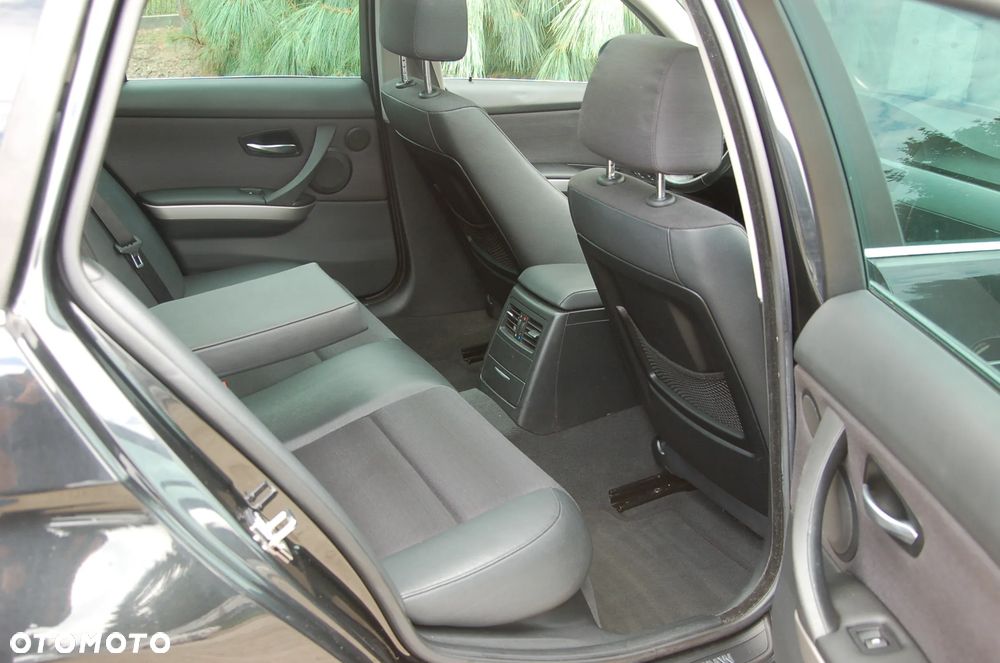 BMW Seria 3 325i - 10