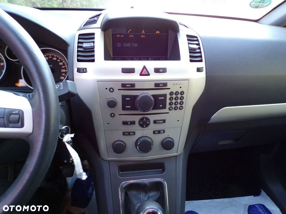 Opel Zafira - 28