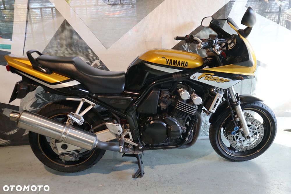 Yamaha FZS - 16