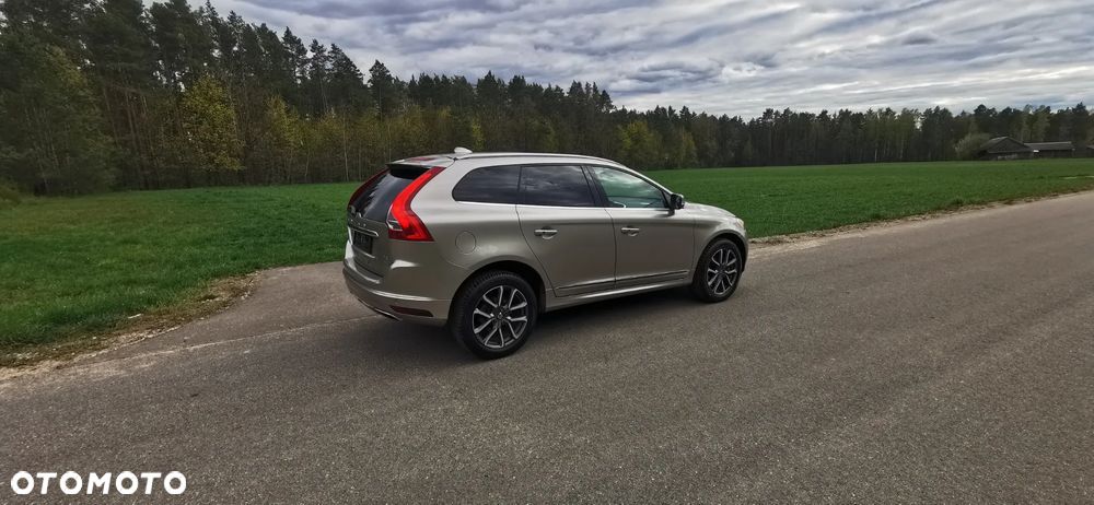 Volvo XC 60 T5 AWD Momentum - 11
