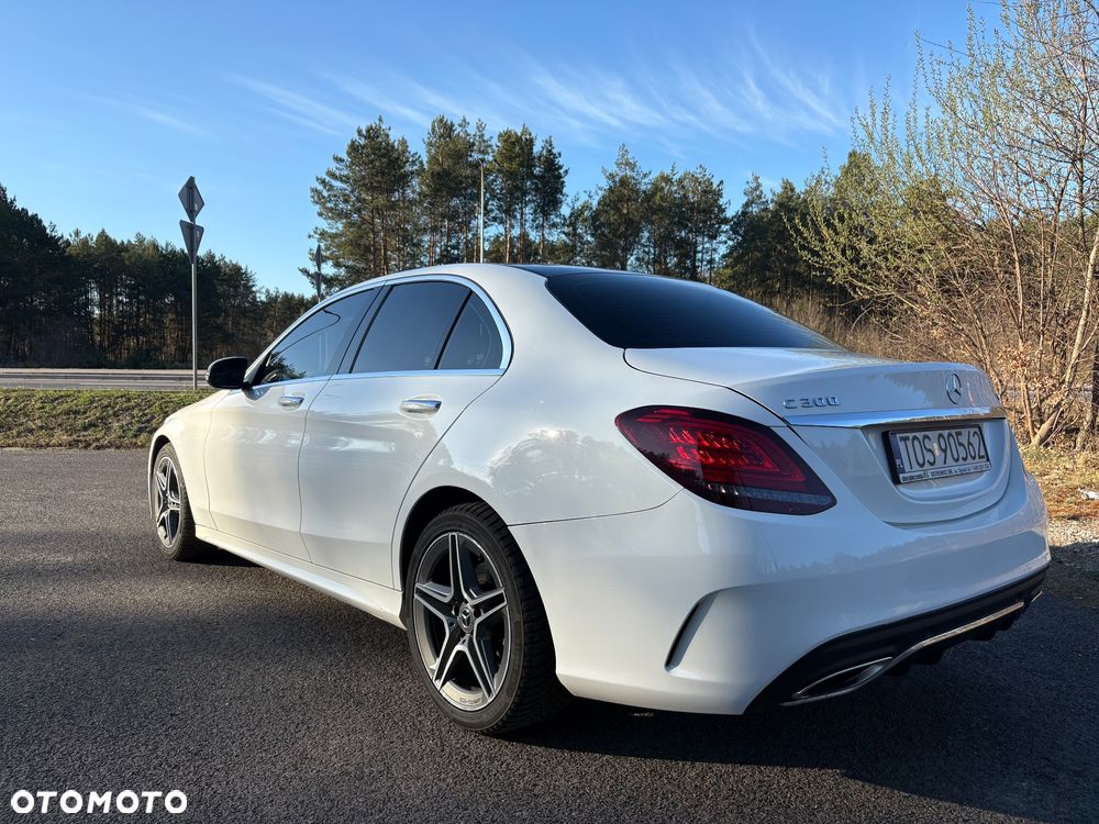 Mercedes-Benz Klasa C 300 9G-TRONIC AMG Line - 5