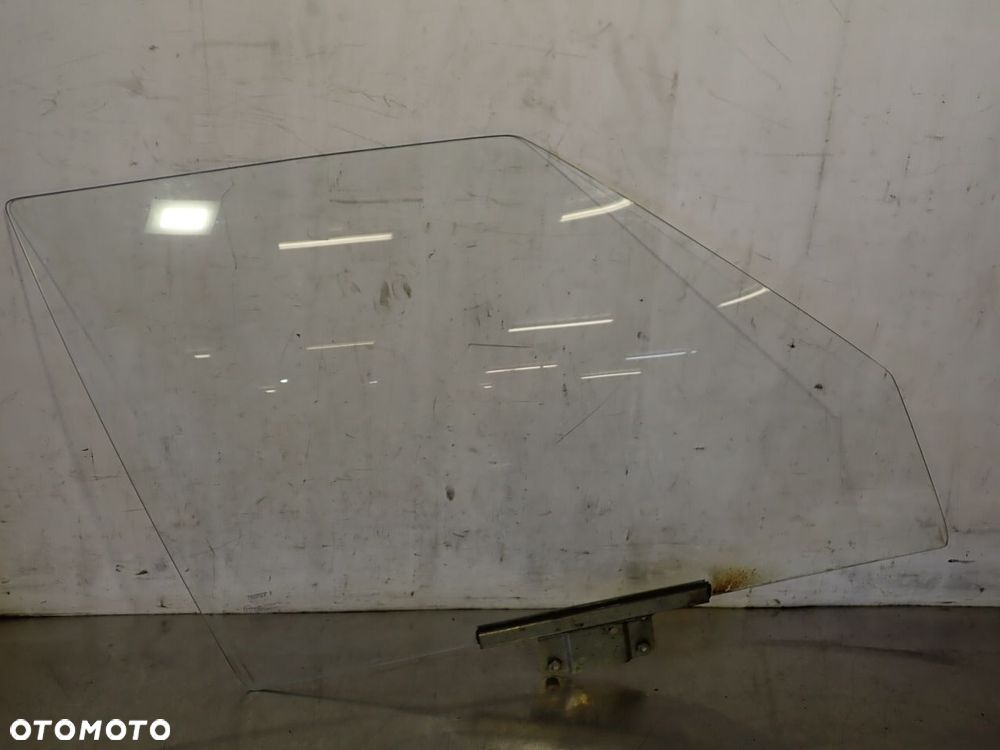 SZYBA BOCZNA PRAWA PRZEDNIA DRZWI SKODA FAVORIT - 1