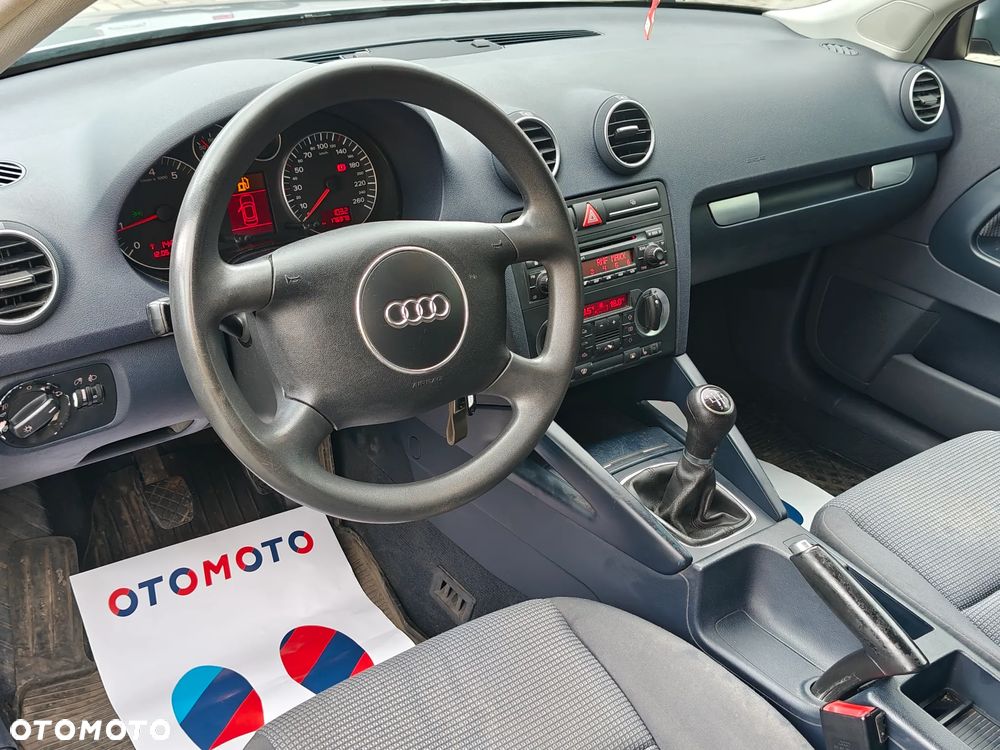 Audi A3 3-drzwiowe 1.6 Attraction - 6