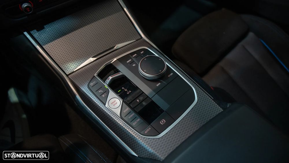 BMW 330 e Touring Pack Desportivo M Auto - 14