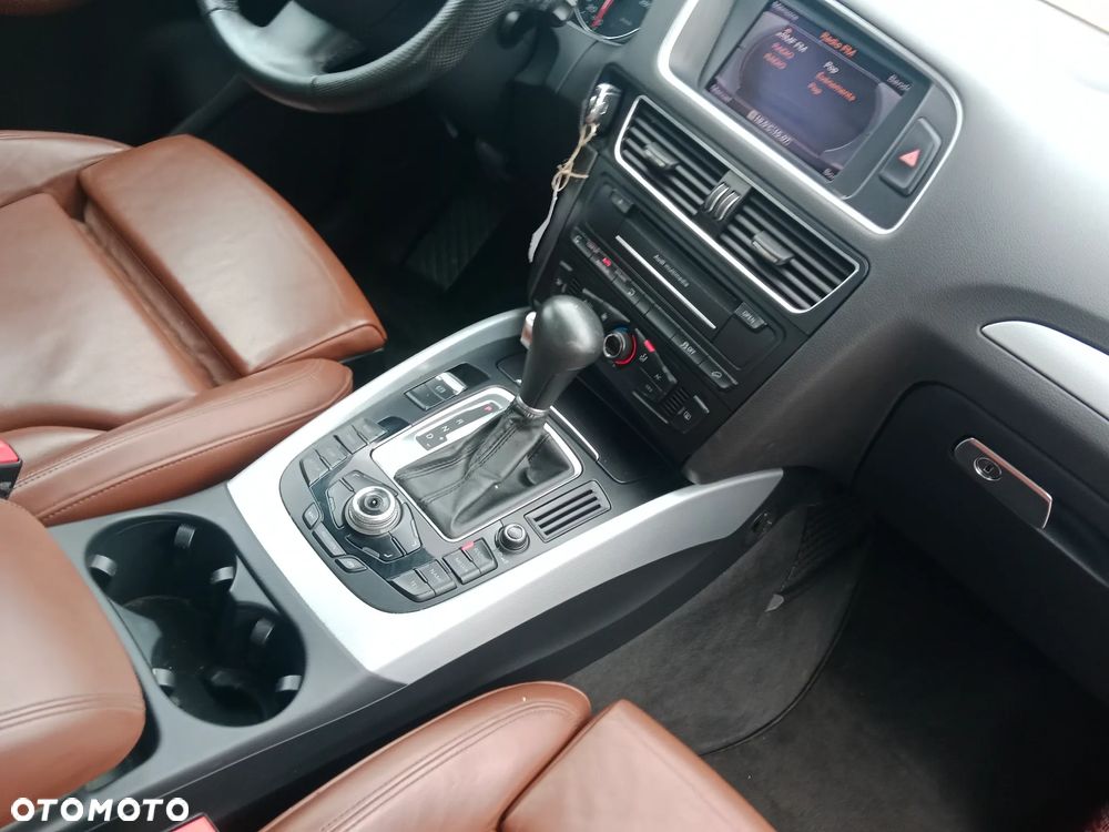 Audi Q5 3.2 FSI Quattro S tronic - 11