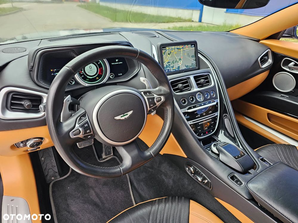 Aston Martin DB11 - 12