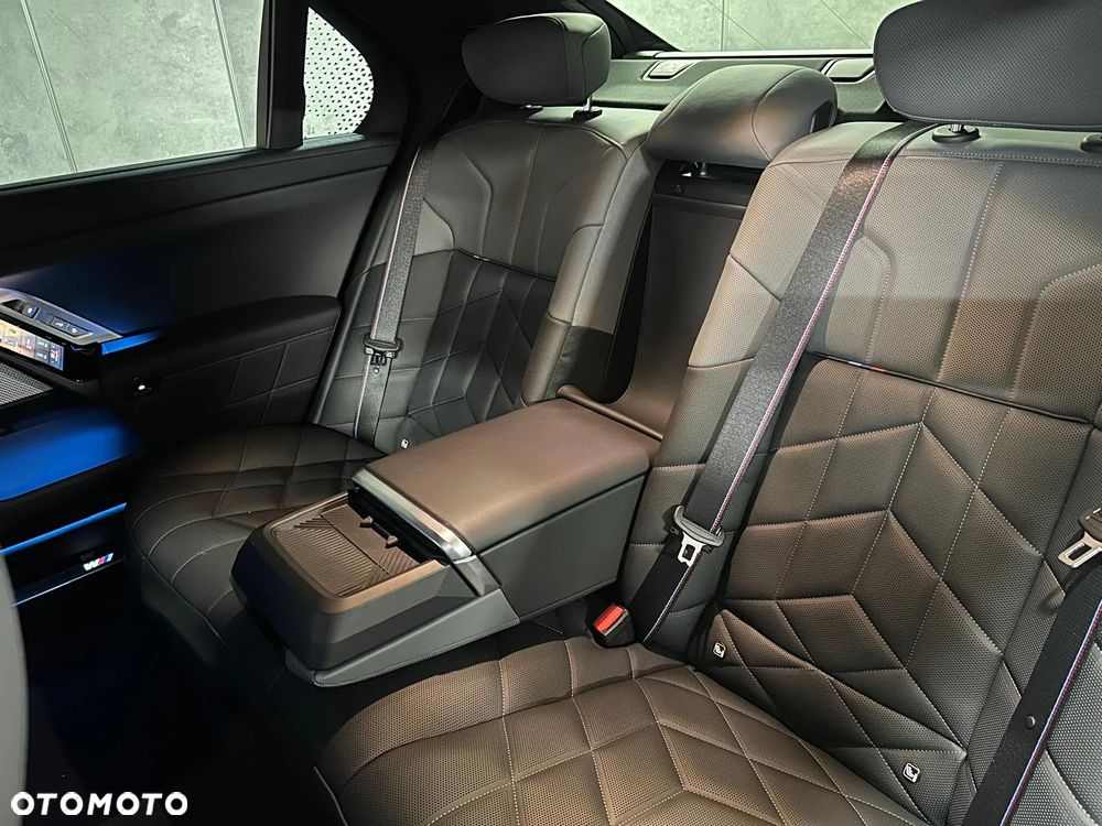 BMW Seria 7 - 27