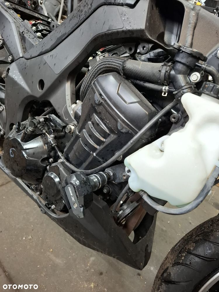 SILNIK KOMPLETNY KAWASAKI Z1000 10-16 PRZEBIEG 14 TYŚ - 2