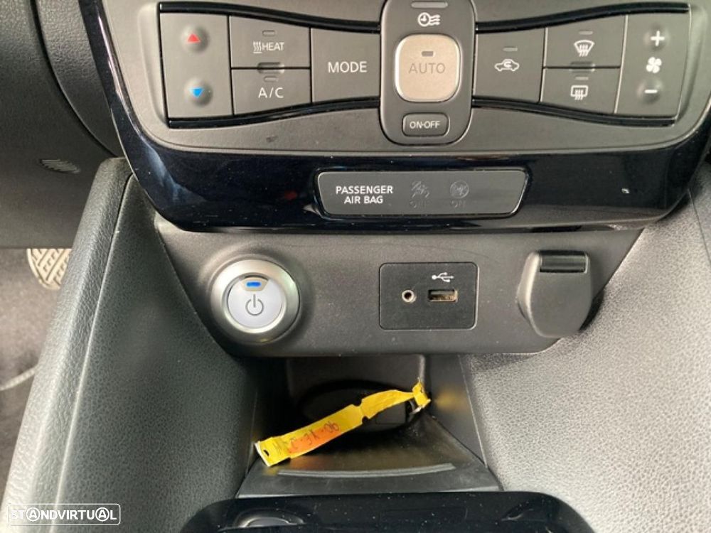 Nissan Leaf Acenta - 25
