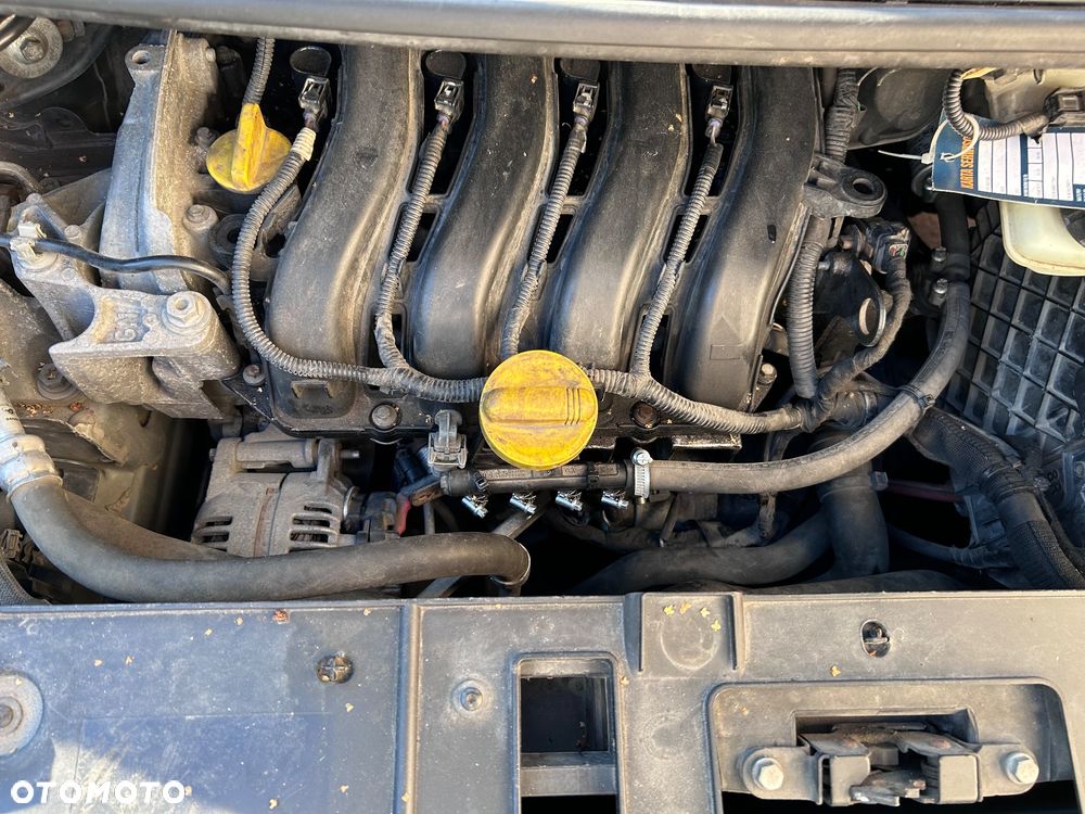 Renault Scenic 1.6 16V 110 Authentique - 14